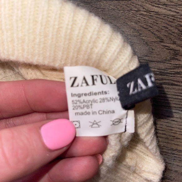 Knit Hoodie - Picture 4 of 6